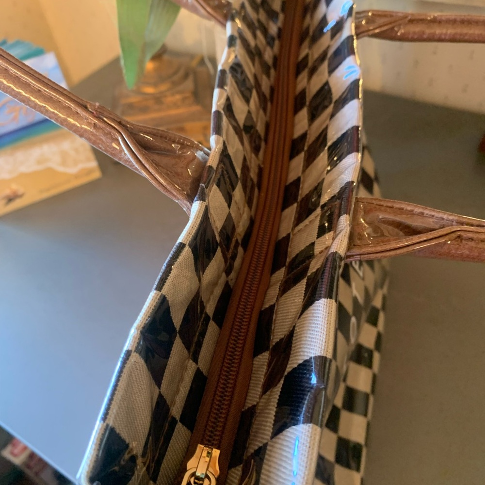 Checkerboard GLOSS tote bag, BLACK and TAN, waterproof PVC coating. - Picture 8 of 11
